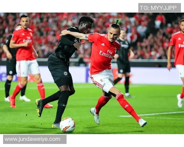 英超精彩对决本菲卡与那不勒斯战成平局帽子戏法点燃全场激情