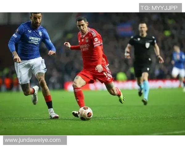 欧联杯激战：本菲卡险胜那不勒斯乌龙球成关键瞬间