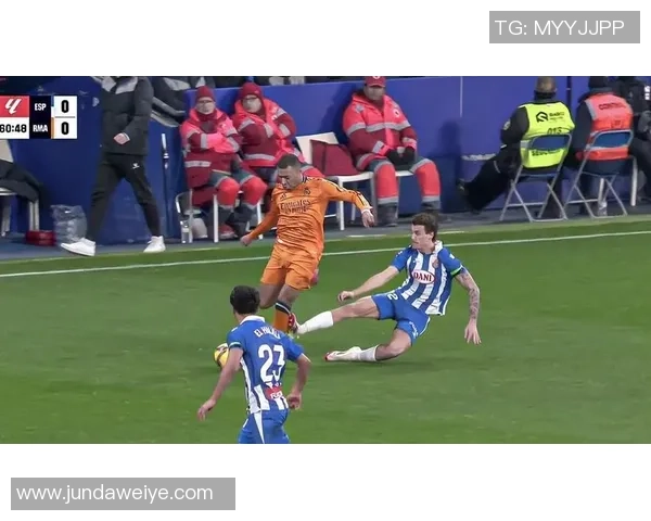 西甲激战：多特蒙德大胜波尔图红牌事件引发全场热议