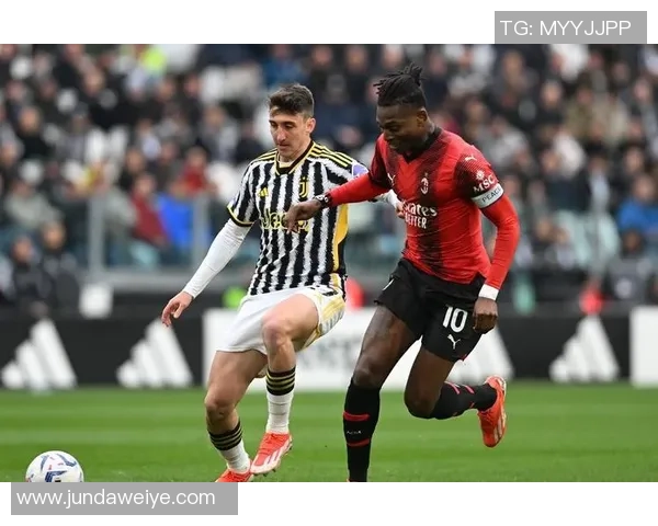 友谊赛精彩回顾：多特蒙德逆转AC米兰神扑瞬间引发全场热潮