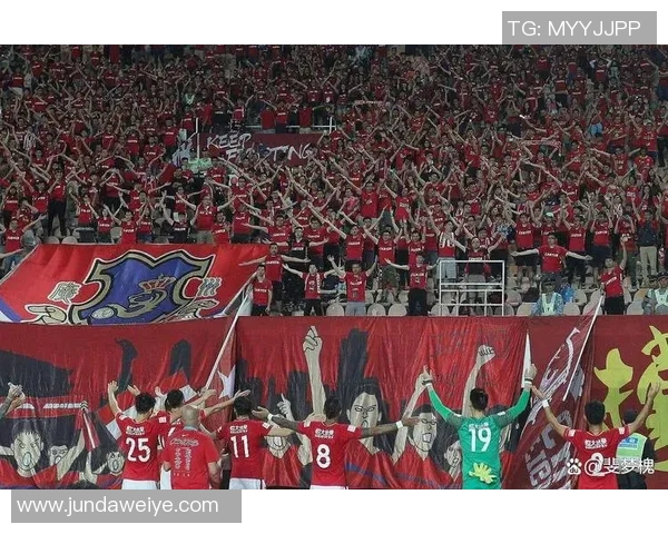 世界杯激战：多特蒙德险胜阿森纳红牌事件引发全场热议