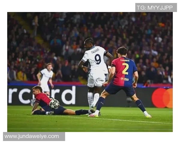 世界杯精彩对决巴萨与波尔图战成平局乌龙球成比赛焦点