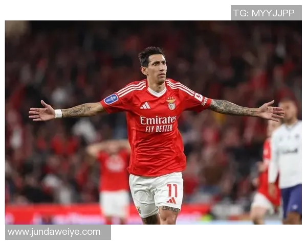 德甲精彩对决莱比锡逆转本菲卡神奇扑救点燃全场热情与转会传闻